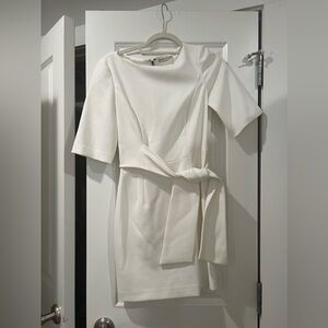 Alice & Olivia white dress size 2